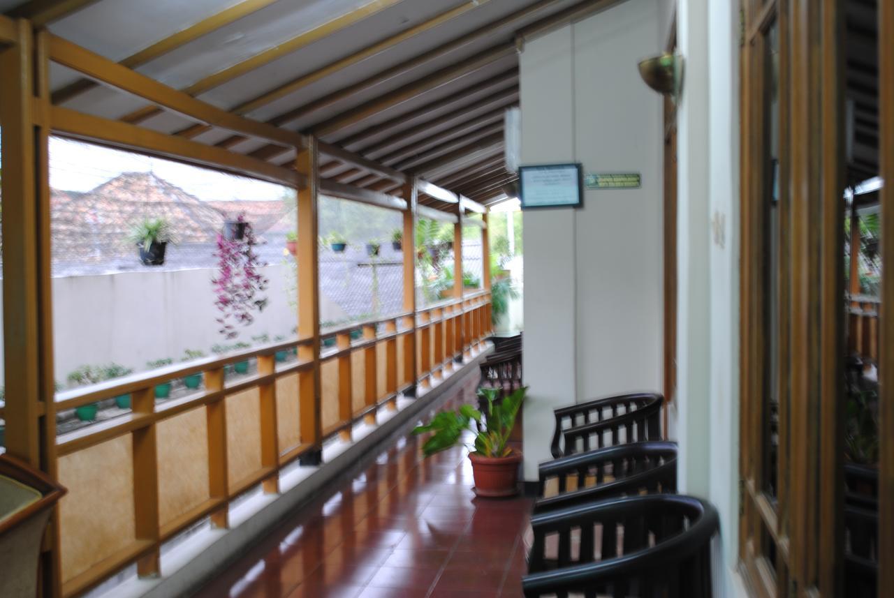 Hotel Wisata Baru Serang Exterior photo